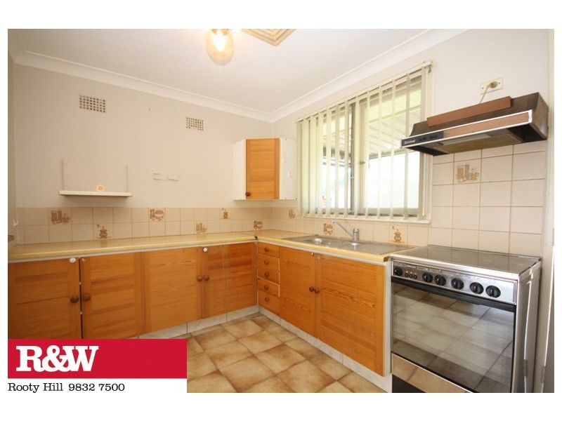 32 DISCOVERY AVENUE, Willmot NSW 2770