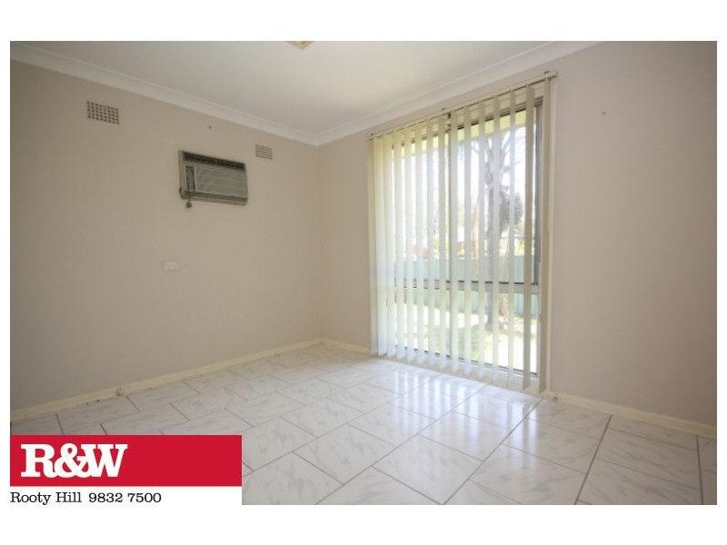 32 DISCOVERY AVENUE, Willmot NSW 2770