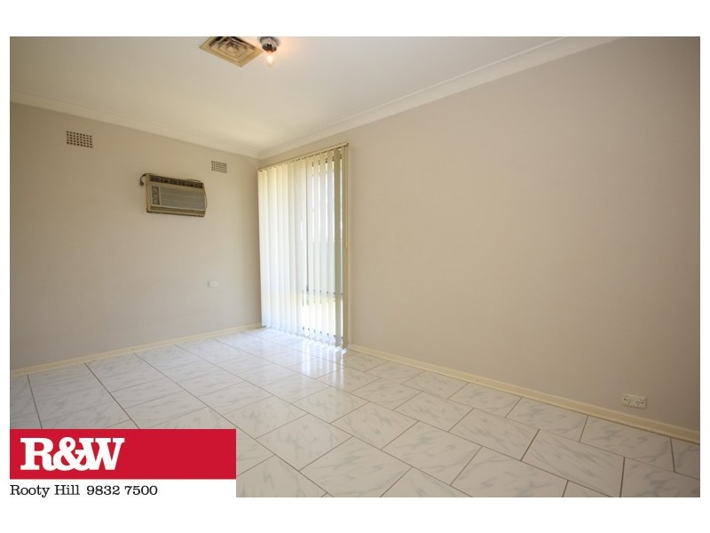 32 DISCOVERY AVENUE, Willmot NSW 2770