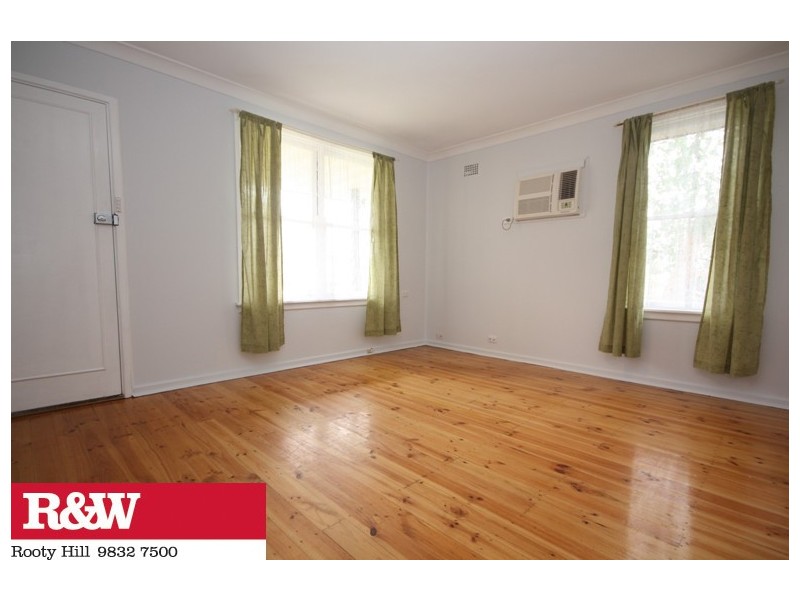 4 DUFEK PLACE, Tregear NSW 2770