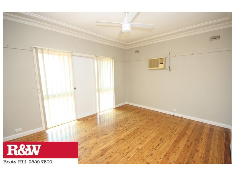 84 MONFARVILLE STREET, St Marys NSW 2760