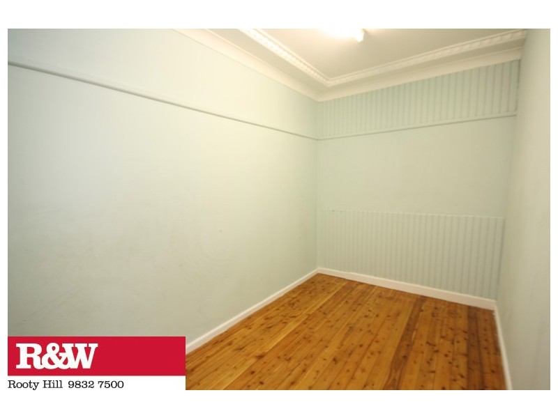 84 MONFARVILLE STREET, St Marys NSW 2760