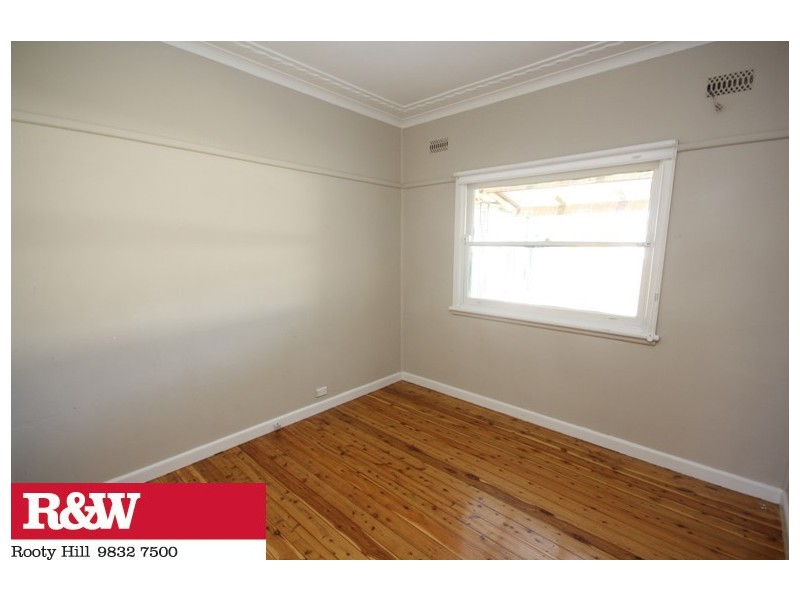 84 MONFARVILLE STREET, St Marys NSW 2760