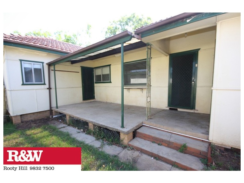 84 MONFARVILLE STREET, St Marys NSW 2760