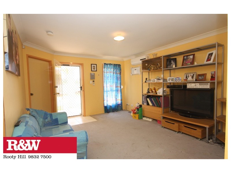 8 BATAAN PLACE, Lethbridge Park NSW 2770