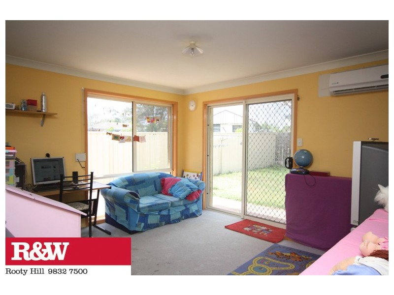 8 BATAAN PLACE, Lethbridge Park NSW 2770
