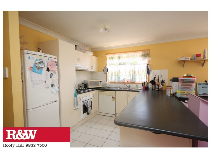 8 BATAAN PLACE, Lethbridge Park NSW 2770
