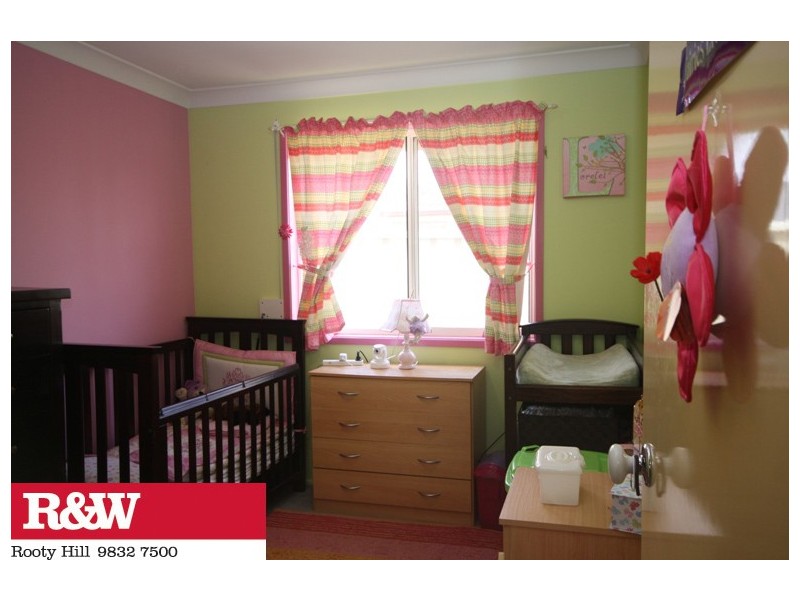 8 BATAAN PLACE, Lethbridge Park NSW 2770