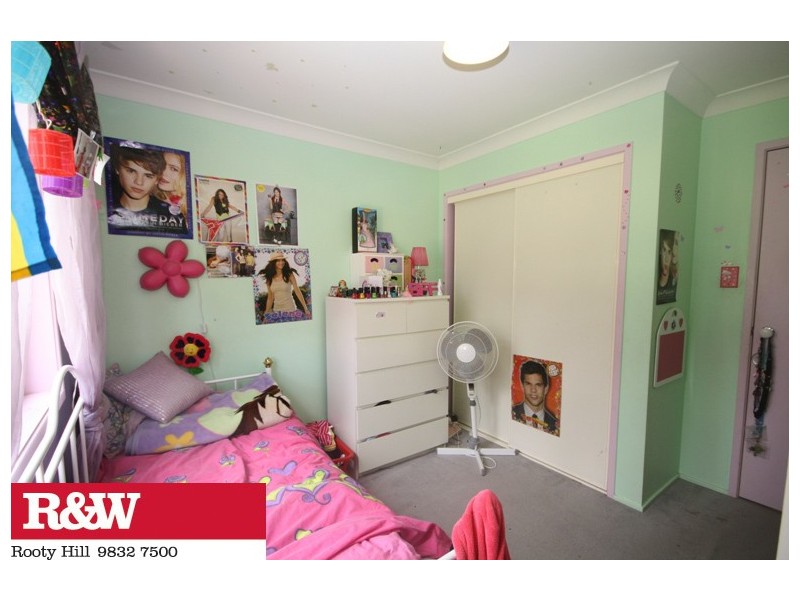 8 BATAAN PLACE, Lethbridge Park NSW 2770