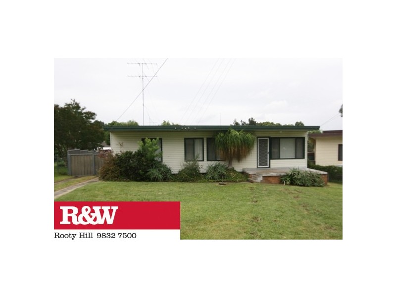 36 NELLA DAN AVENUE, Tregear NSW 2770