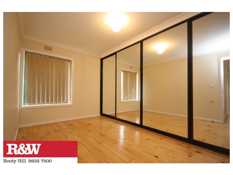 36 NELLA DAN AVENUE, Tregear NSW 2770