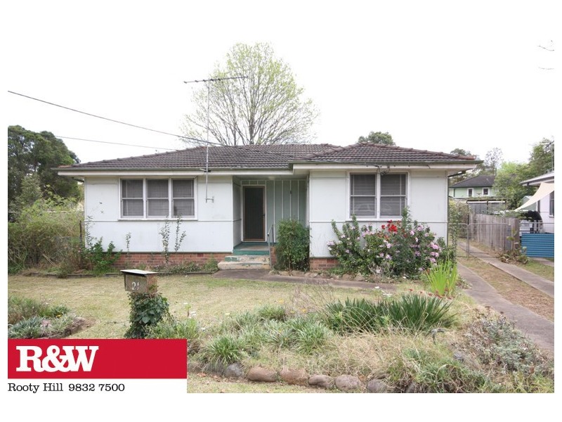 21 FISHER AVENUE, South Penrith NSW 2750