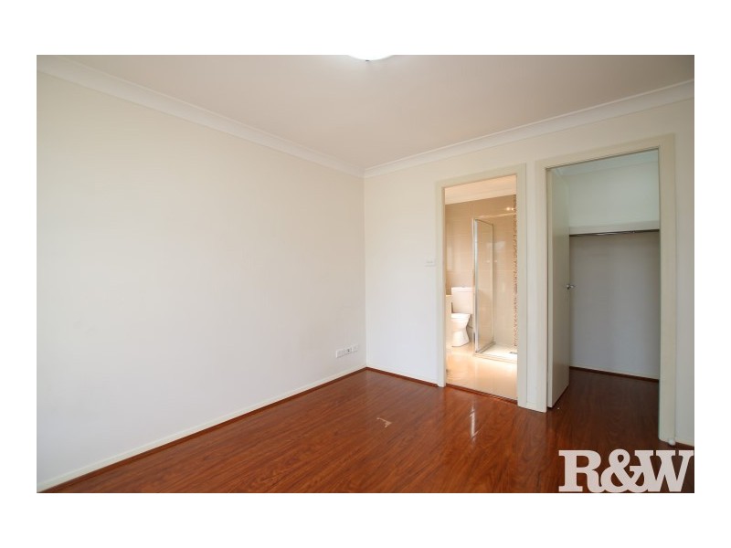 12 Twynam Place, Minto NSW 2566