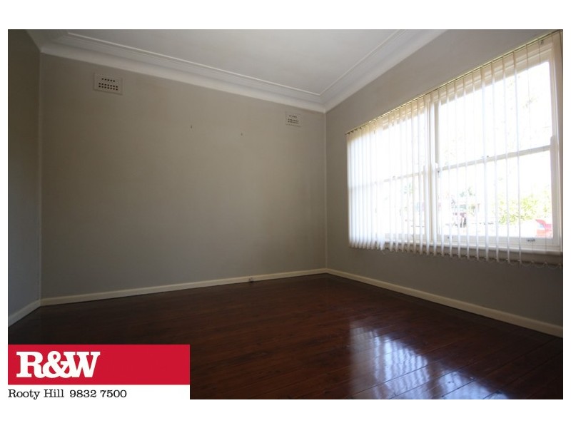 31 DEBORAH CRESCENT, Cambridge Park NSW 2747