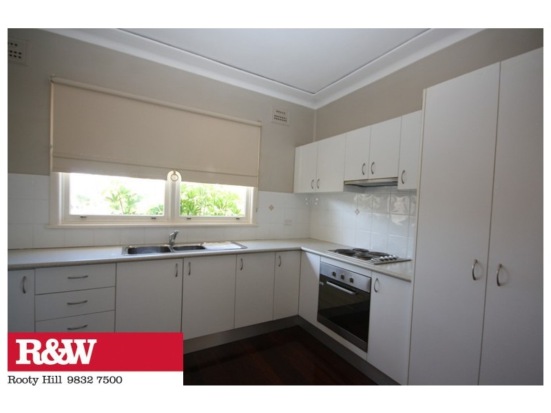 31 DEBORAH CRESCENT, Cambridge Park NSW 2747