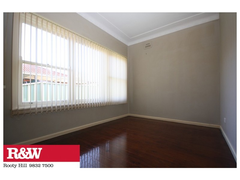 31 DEBORAH CRESCENT, Cambridge Park NSW 2747