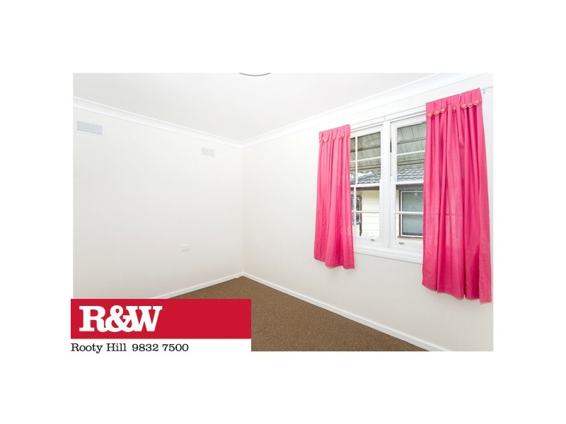 5 BASILDON PLACE, Hebersham NSW 2770