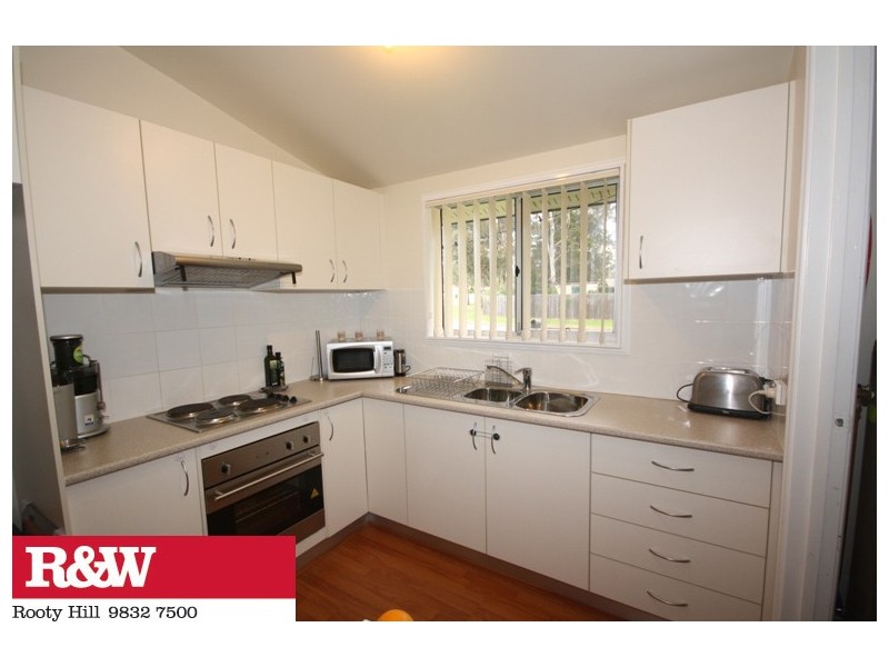 11 HAMMON AVENUE, Doonside NSW 2767