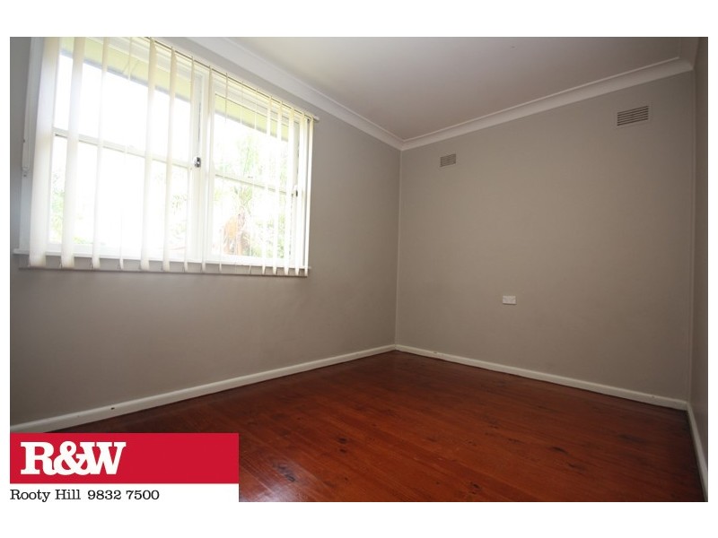 15 MIKKELSON AVENUE, Tregear NSW 2770