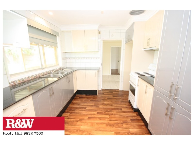 7 CHARLES STURT DRIVE, Werrington County NSW 2747