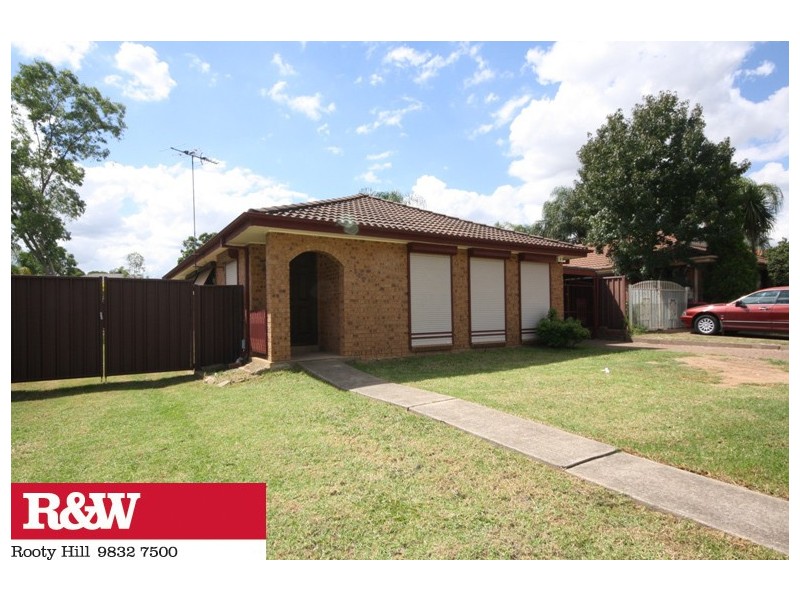 147 BANKS DRIVE, St Clair NSW 2759