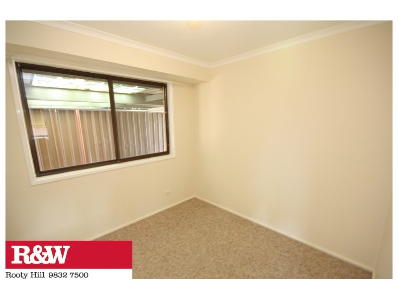 147 BANKS DRIVE, St Clair NSW 2759