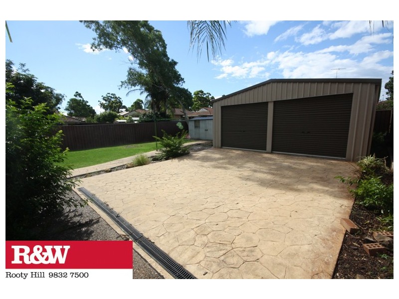 147 BANKS DRIVE, St Clair NSW 2759