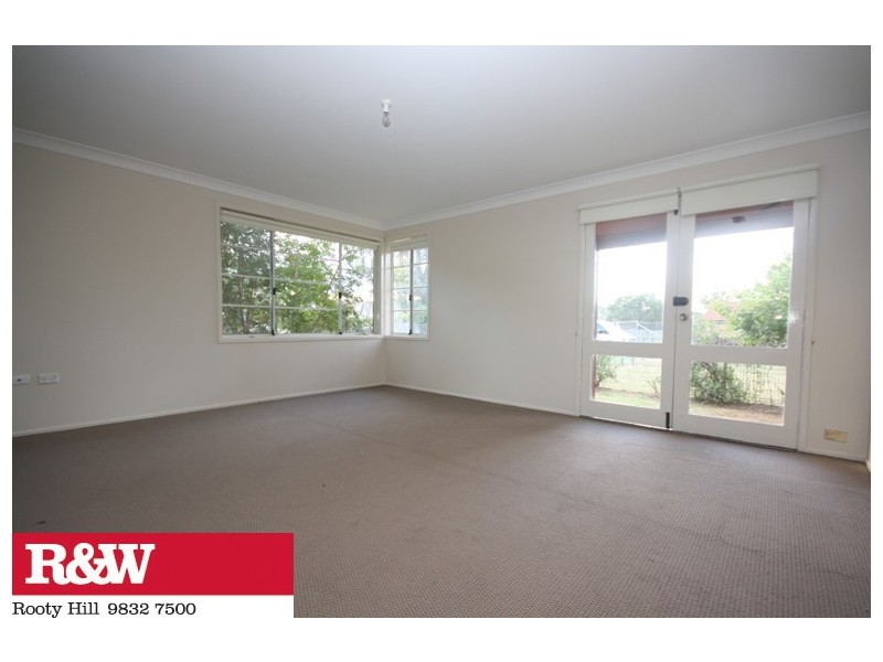 33 LIDDLE STREET, St Marys NSW 2760