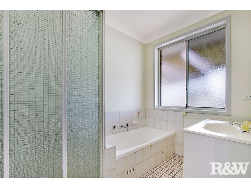 9 Doolan Street, Dean Park NSW 2761