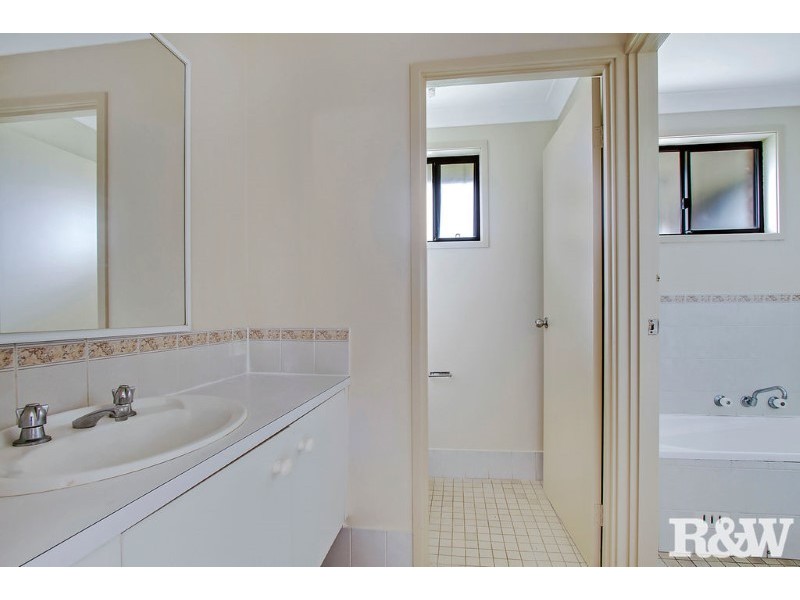 10 Magyar Place, Oakhurst NSW 2761