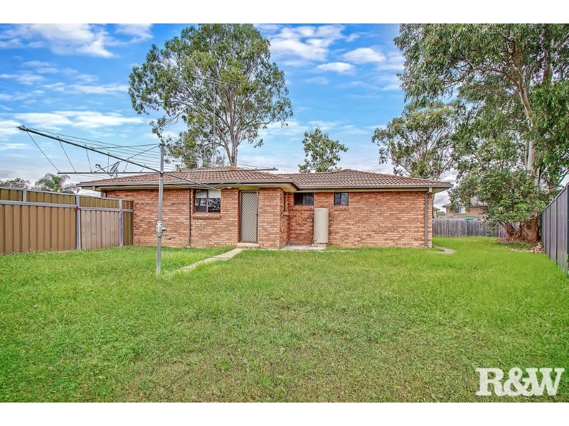 10 Magyar Place, Oakhurst NSW 2761
