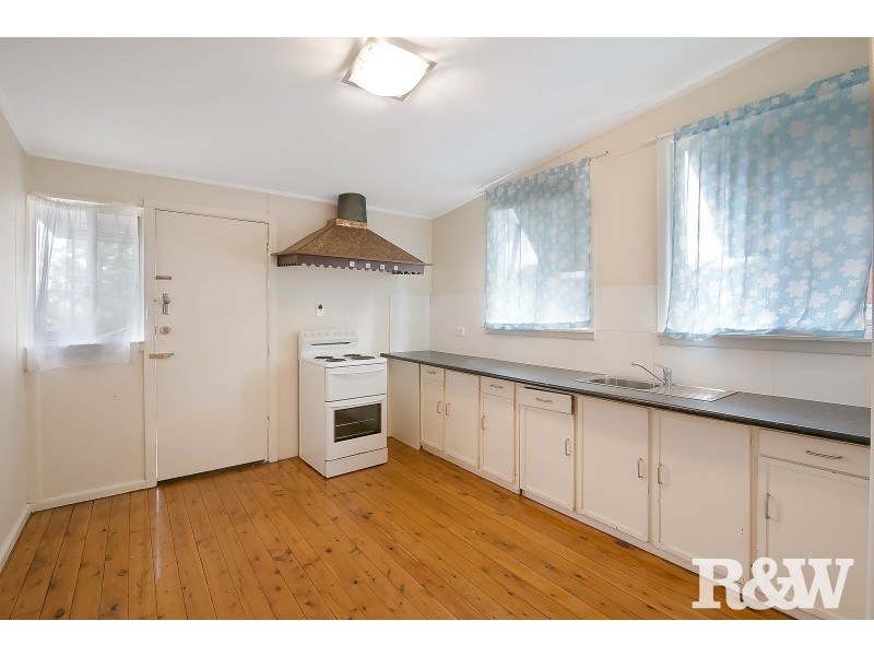 24 Guildford Road, Cambridge Park NSW 2747