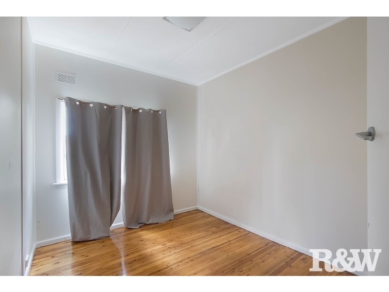 24 Guildford Road, Cambridge Park NSW 2747