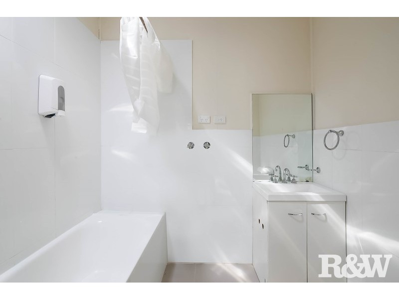 24 Guildford Road, Cambridge Park NSW 2747