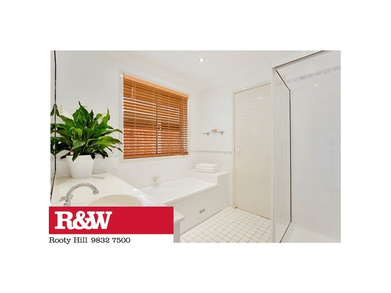 32 HESELTINE PLACE, Rooty Hill NSW 2766