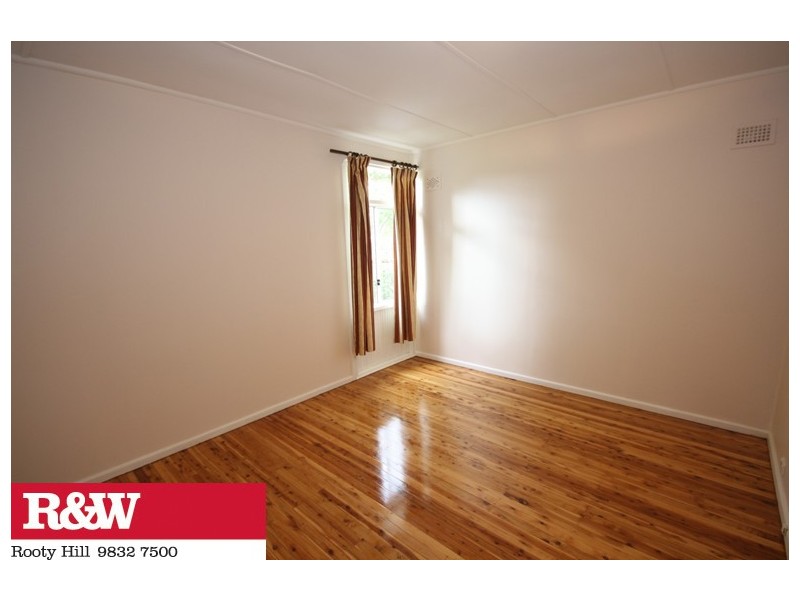 24 GUILDFORD ROAD, Cambridge Park NSW 2747