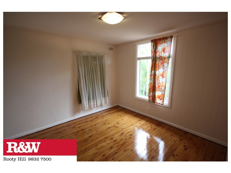 24 GUILDFORD ROAD, Cambridge Park NSW 2747