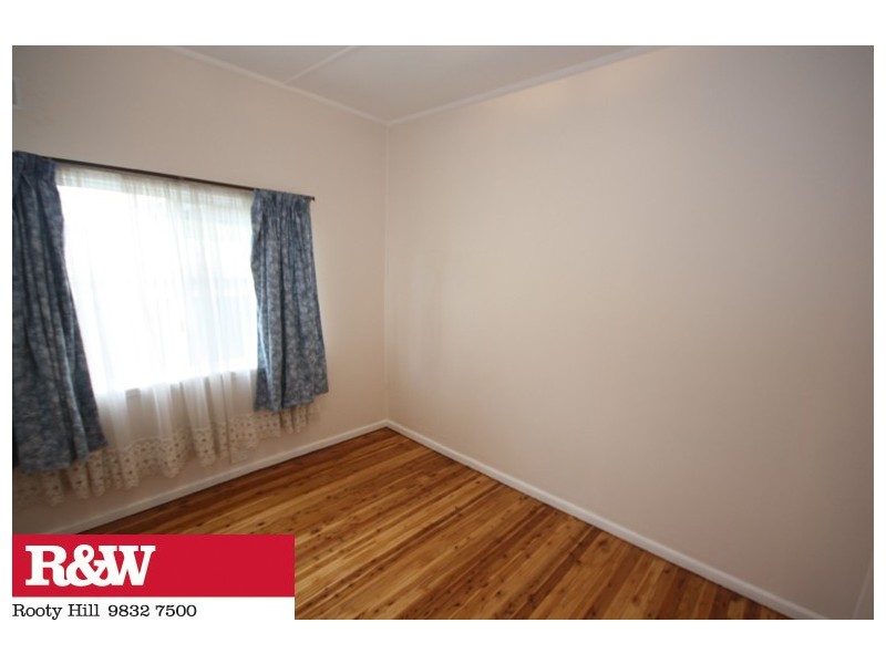 24 GUILDFORD ROAD, Cambridge Park NSW 2747