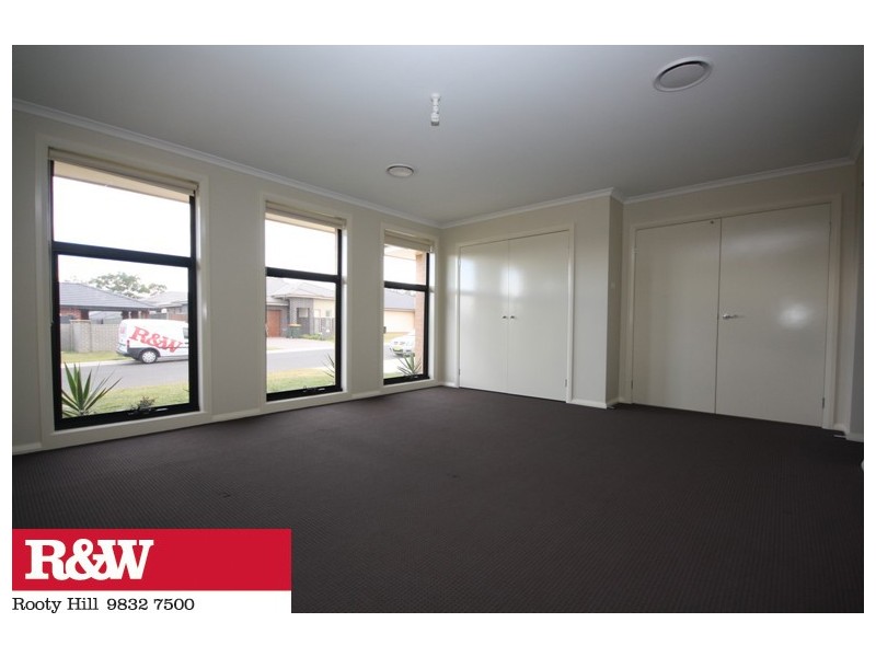 4 EDEN GROVE CIRCUIT, Rooty Hill NSW 2766