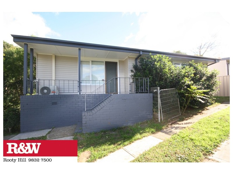 29 NELLA DAN AVENUE, Tregear NSW 2770