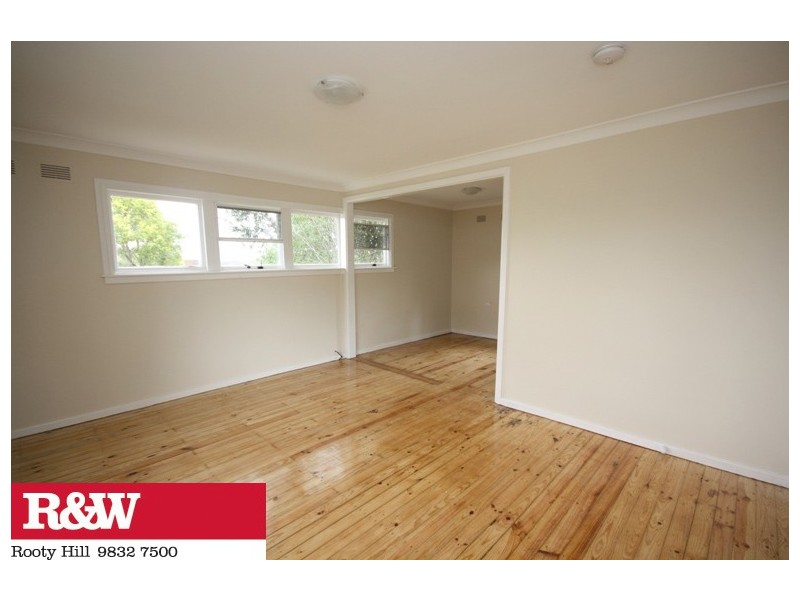 29 NELLA DAN AVENUE, Tregear NSW 2770