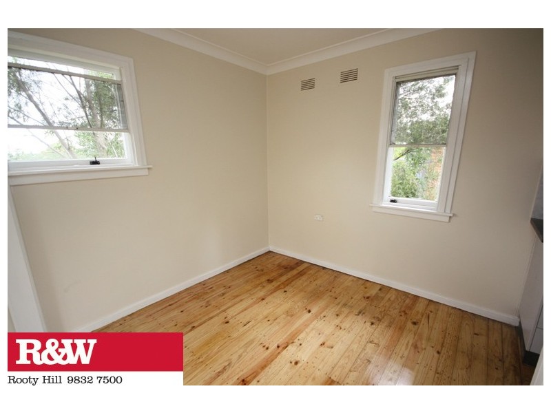 29 NELLA DAN AVENUE, Tregear NSW 2770