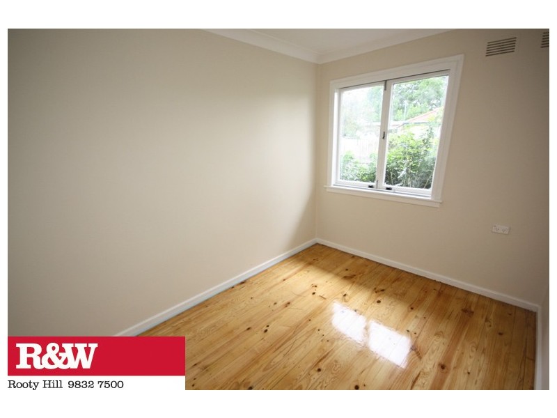 29 NELLA DAN AVENUE, Tregear NSW 2770