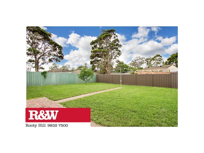 11 ROTORUA STREET, Lethbridge Park NSW 2770
