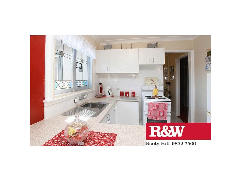 6 PALMYRA AVENUE, Lethbridge Park NSW 2770