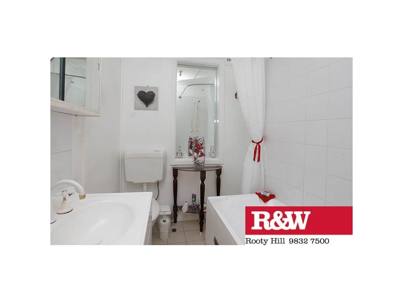 6 PALMYRA AVENUE, Lethbridge Park NSW 2770