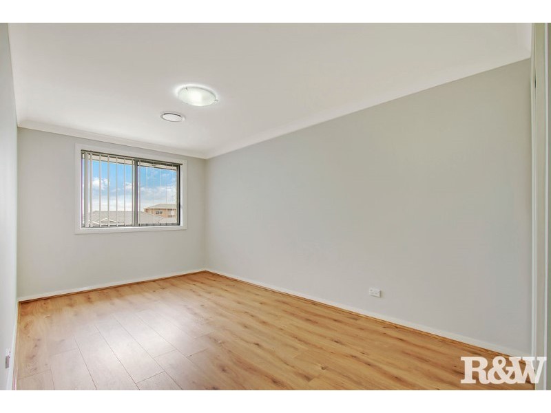 35 Waring Crescent, Plumpton NSW 2761