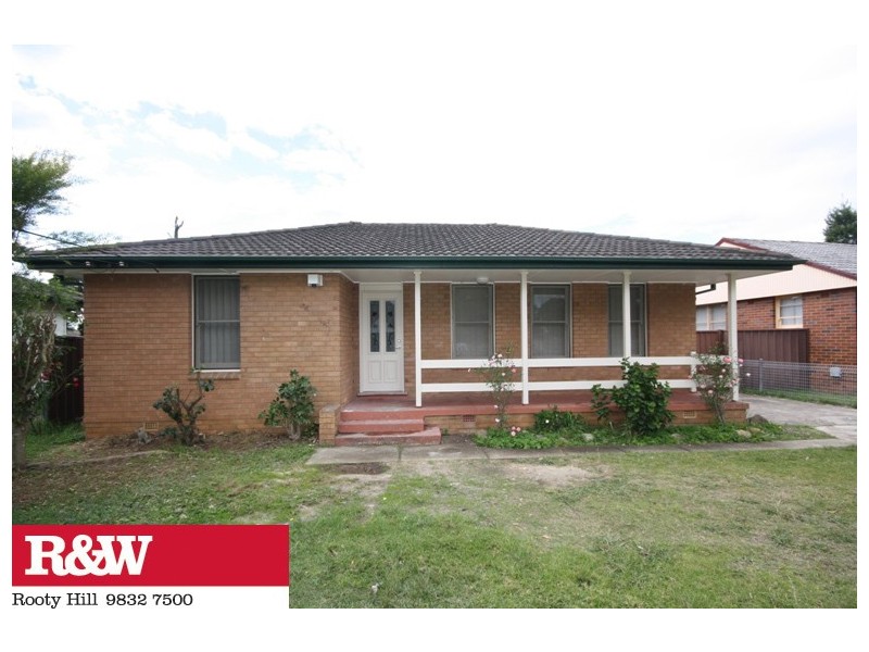 5 LINGAYEN AVENUE, Lethbridge Park NSW 2770