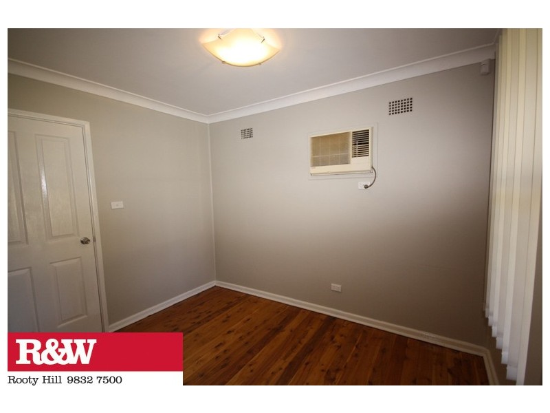 5 LINGAYEN AVENUE, Lethbridge Park NSW 2770