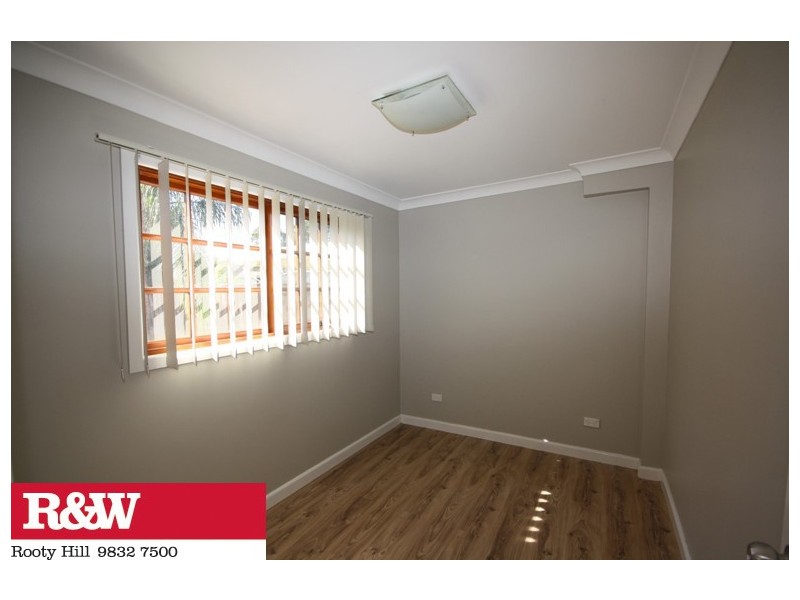 5 LINGAYEN AVENUE, Lethbridge Park NSW 2770